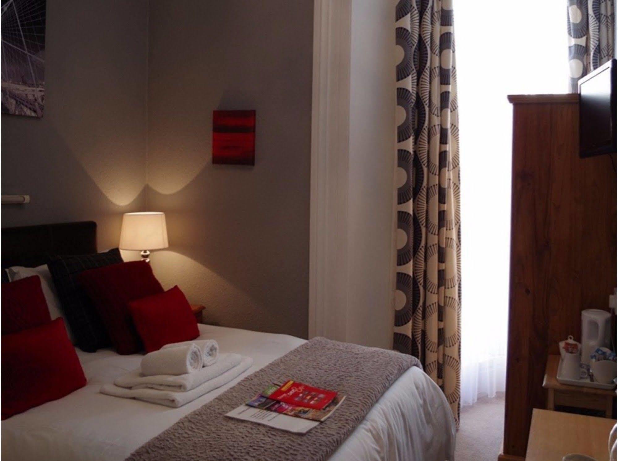 Sarnia Guest House (Adults Only) ويستون سوبر مير المظهر الخارجي الصورة